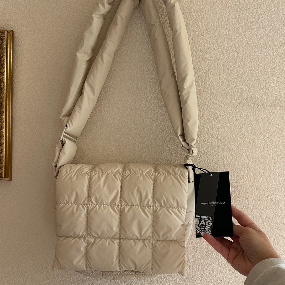 VeeCollective Berlin Porter Messenger